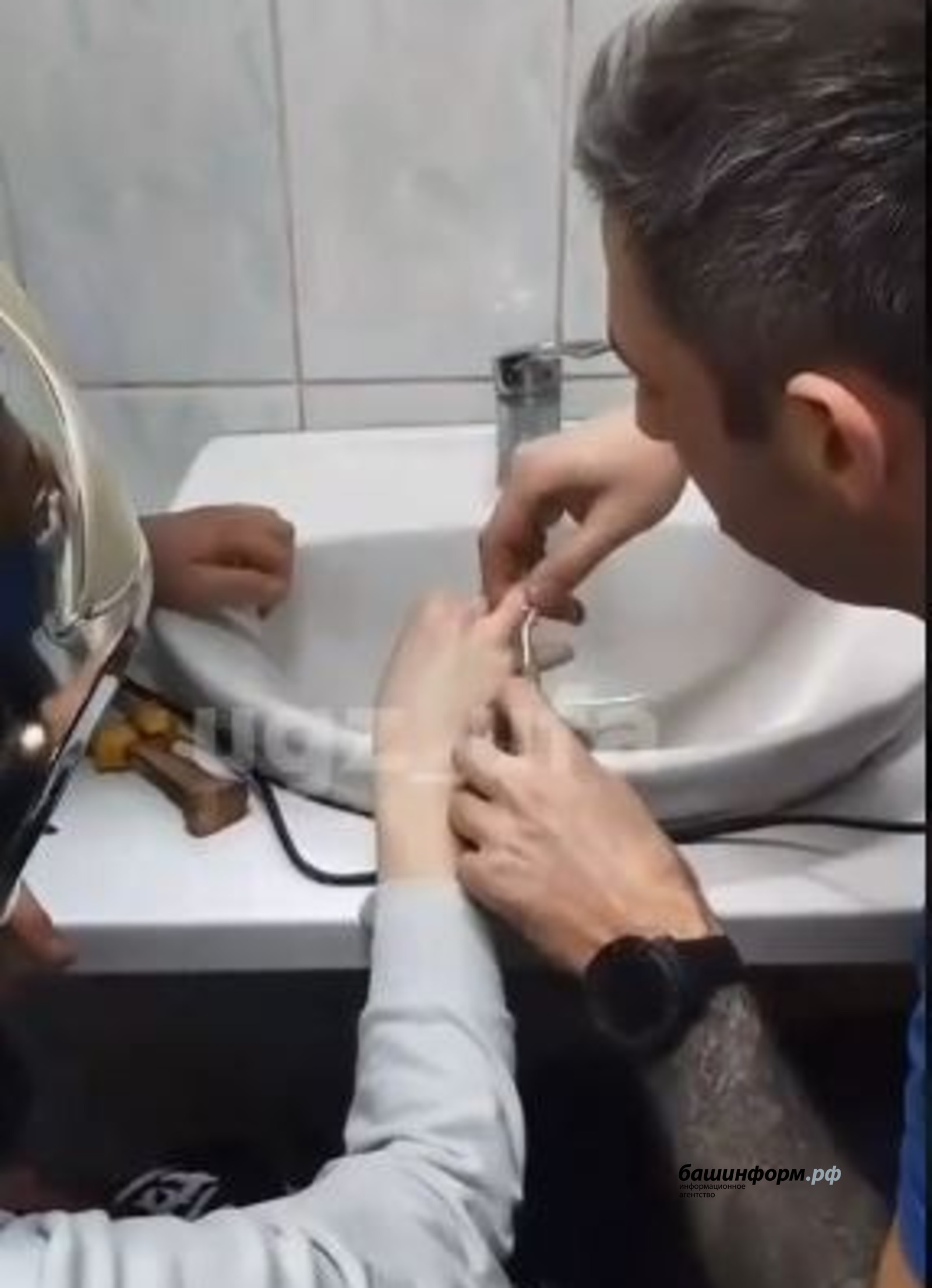 В  Башкирии девочка-подросток стала «пленником» кольца