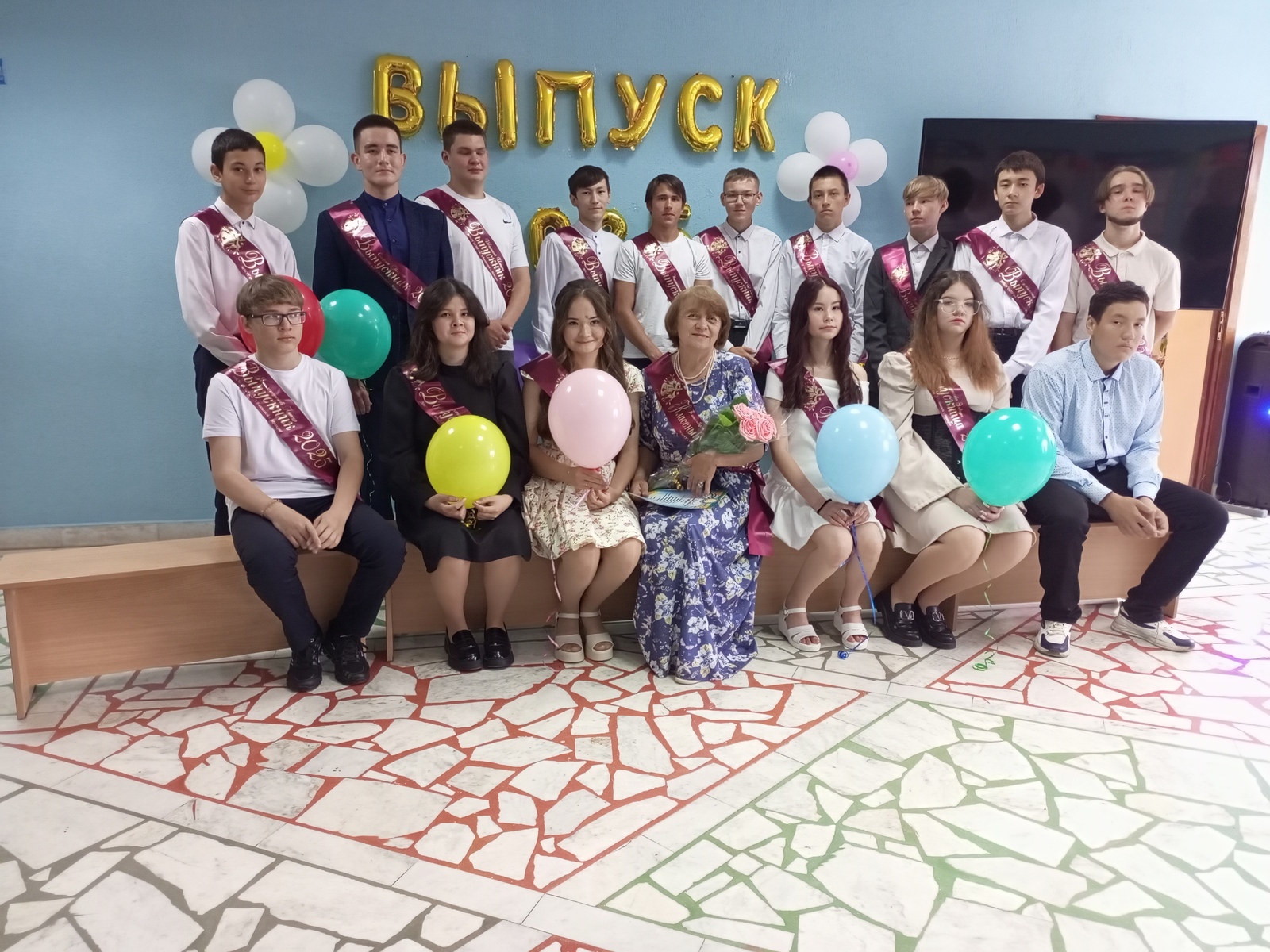 Конкурс "Выпускники - 2025" в самом разгаре!