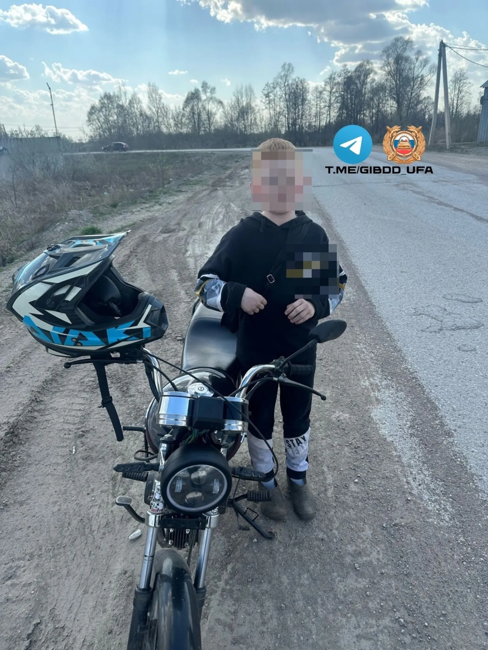 В Башкирии инспекторы ДПС остановили 10-летнего мальчика на мопеде