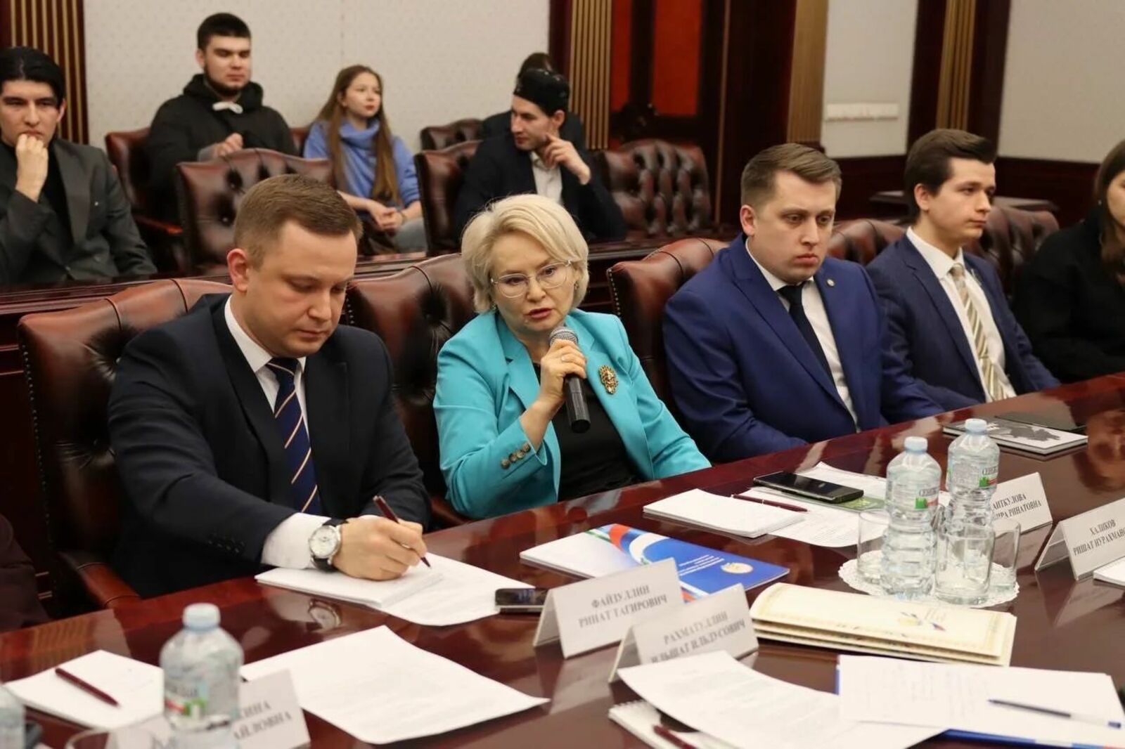 Студенческая молодежь побеседовала с общественными деятелями Башкирии