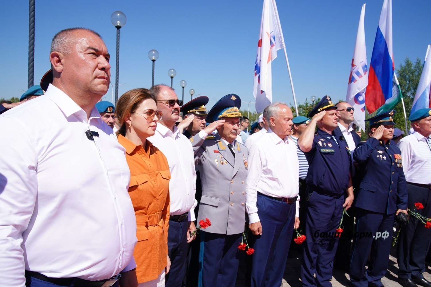 В Башкирии прошла церемония открытия памятника Герою России Максиму Серафимову