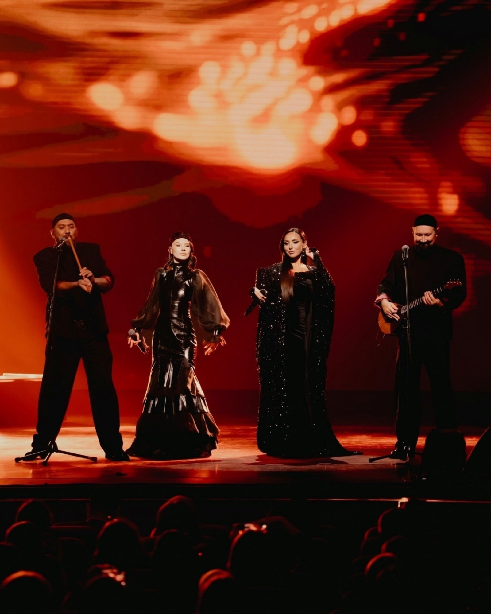 Этногруппа Ay Yola из Башкирии презентовала новую песню с певицей Алсу