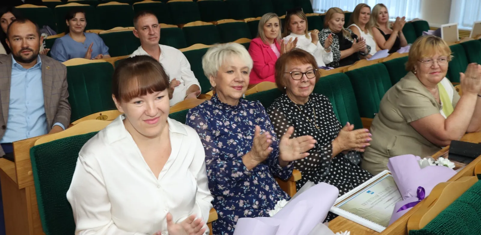 С Днём работников торговли!