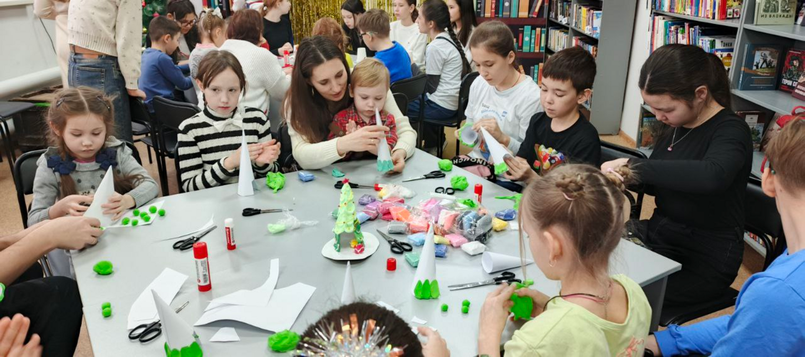 Ёлка для маленьких иследователей