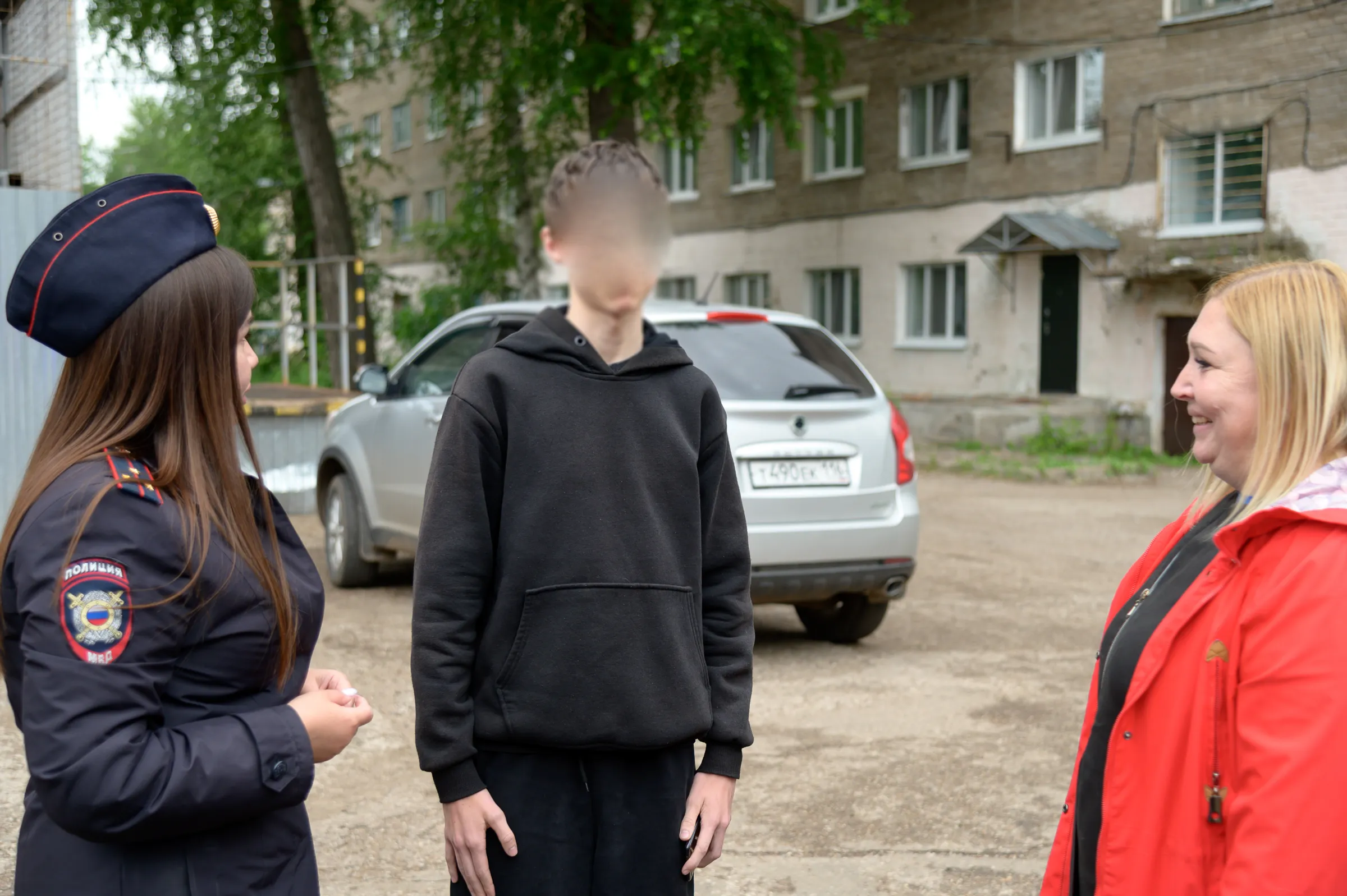 В центре внимания — подростки на дороге