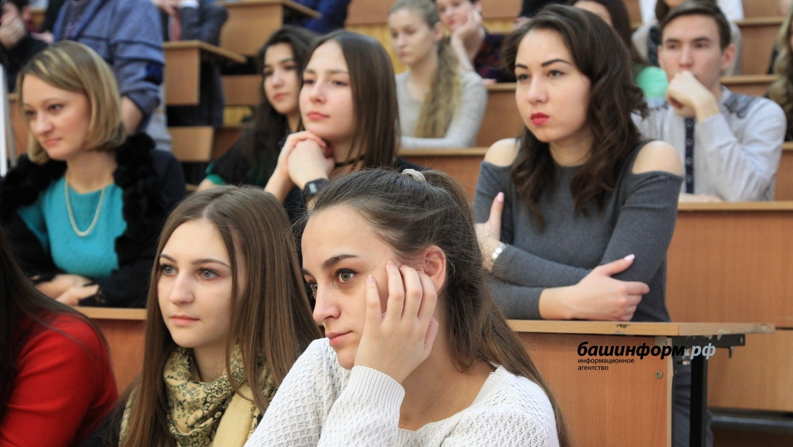 В России увеличилось количество вузов, в которых можно бесплатно получить второе высшее образование