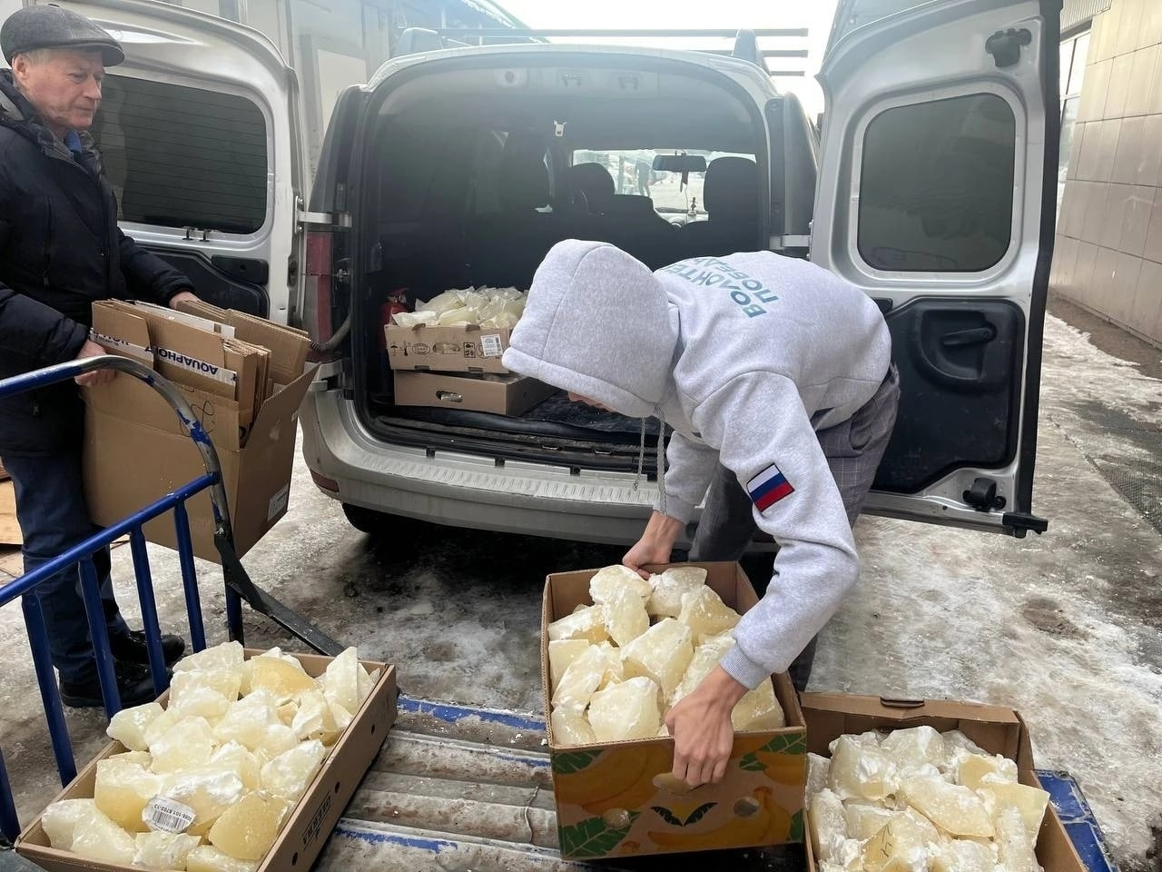 В Стерлитамаке добровольцы продолжают помогать бойцам