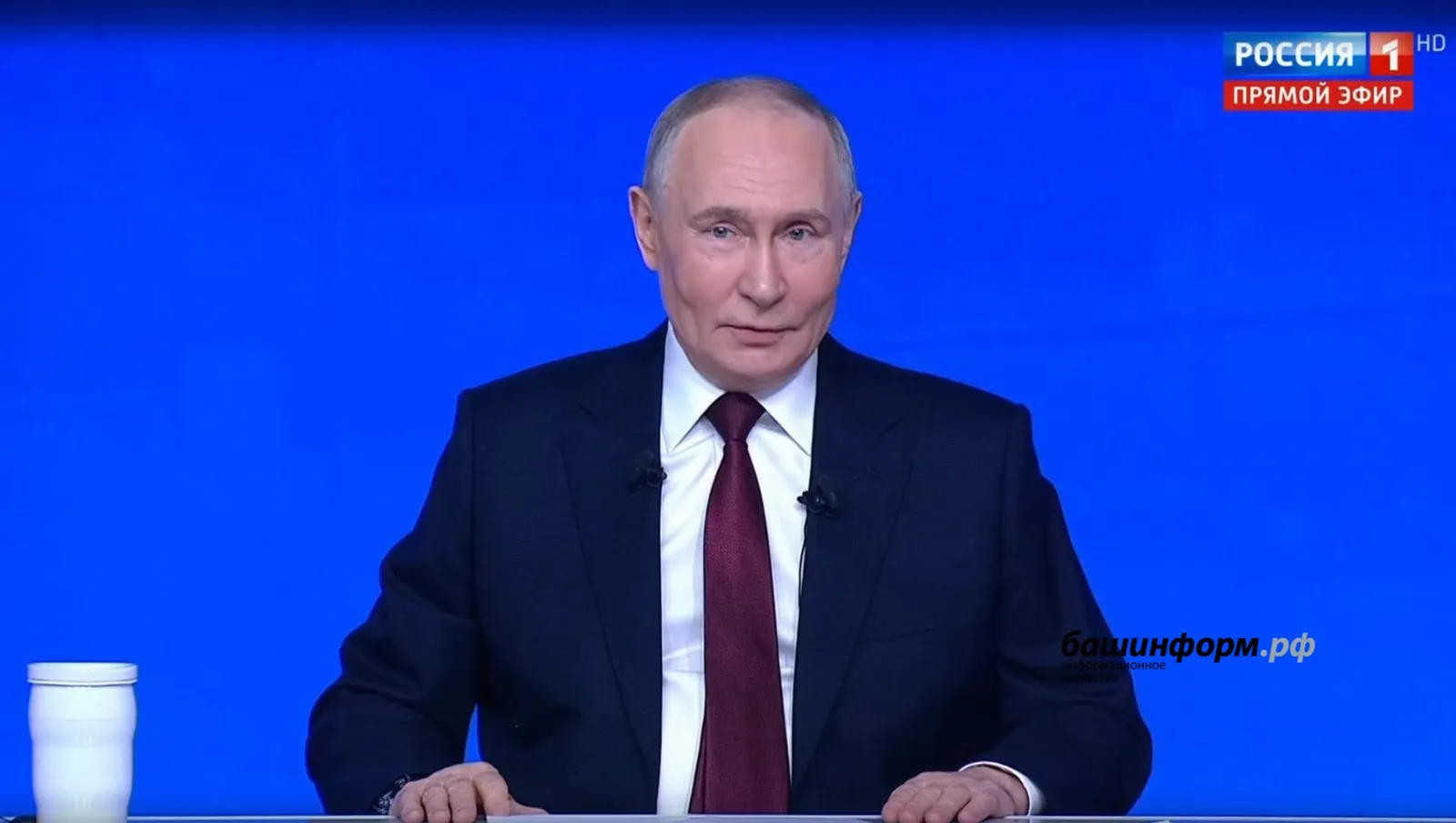 Путин поручил доработать систему поддержки семей с детьми
