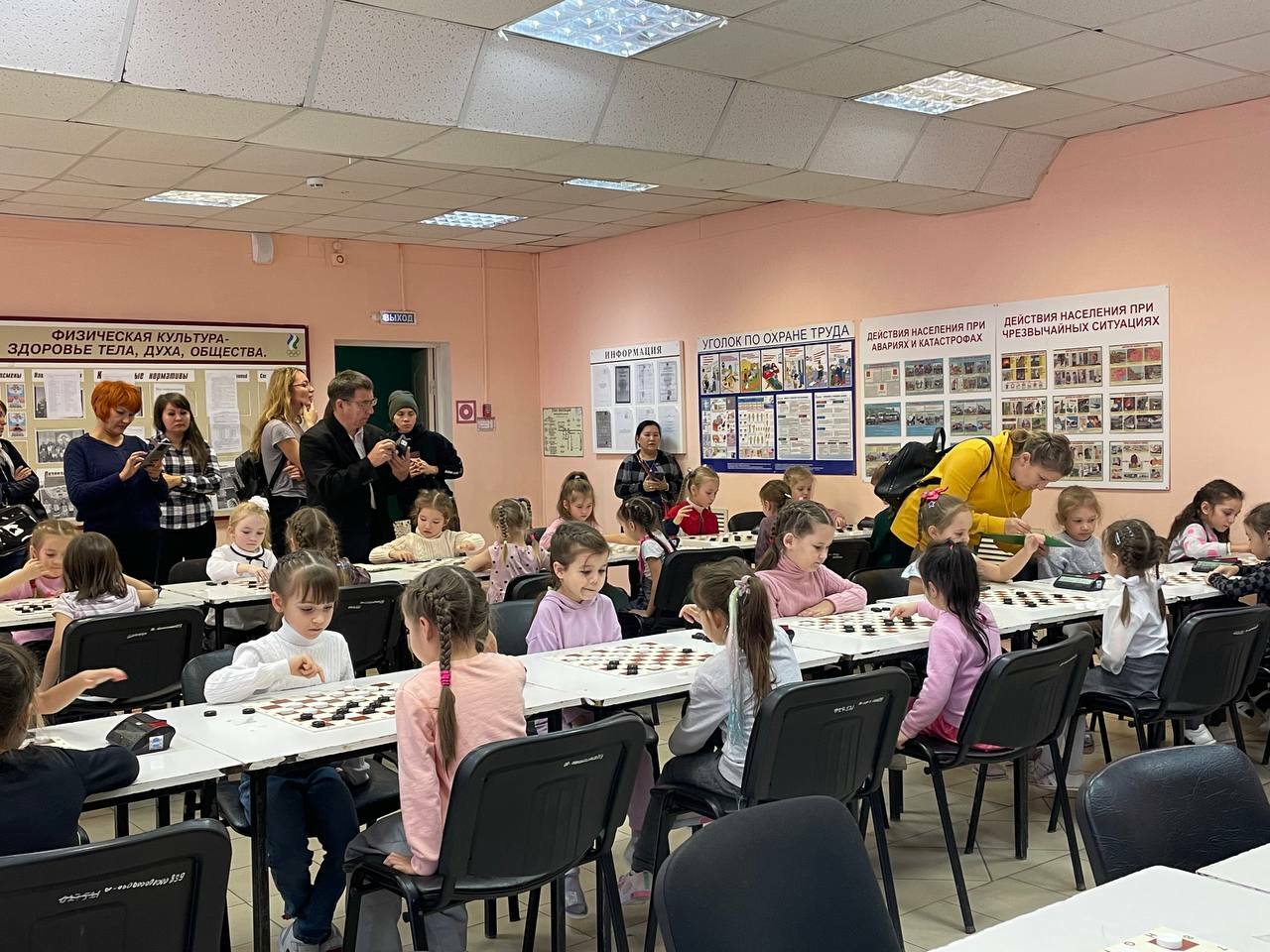 В детско-юношеской спортивной школе №2 прошёл Кубок города по русским шашкам среди дошкольных образовательных учреждений
