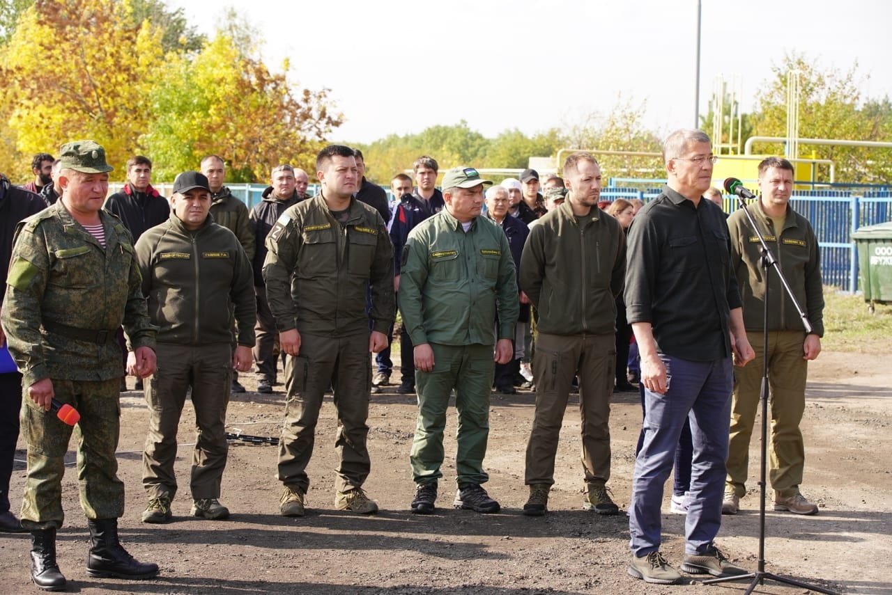 Глава администрации Стерлитамака Рустем Газизов побывал в месте боевого слаживания мобилизованных