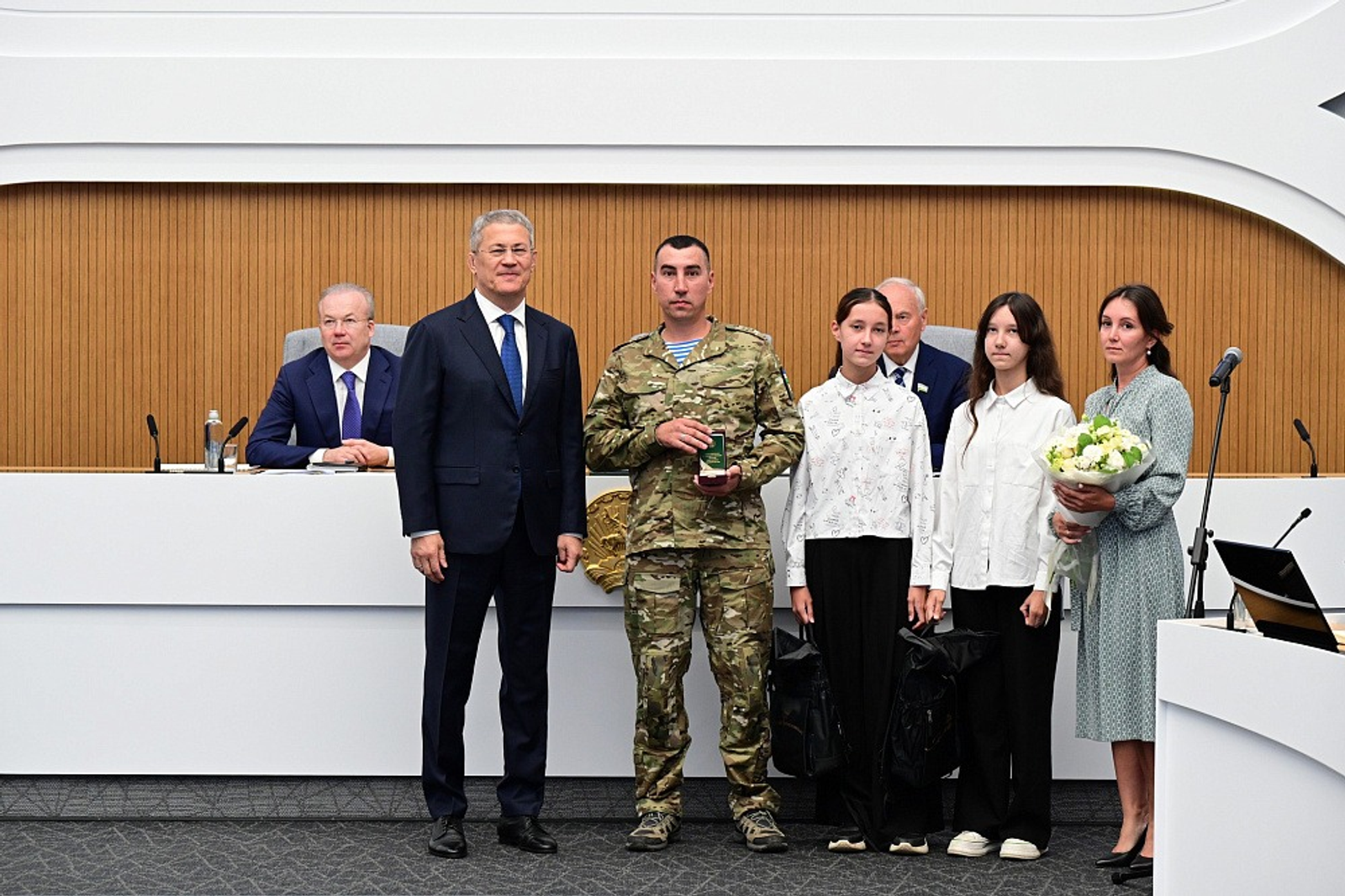 Глава республики вручил ордена генерала Шаймуратова участникам СВО из Башкирии