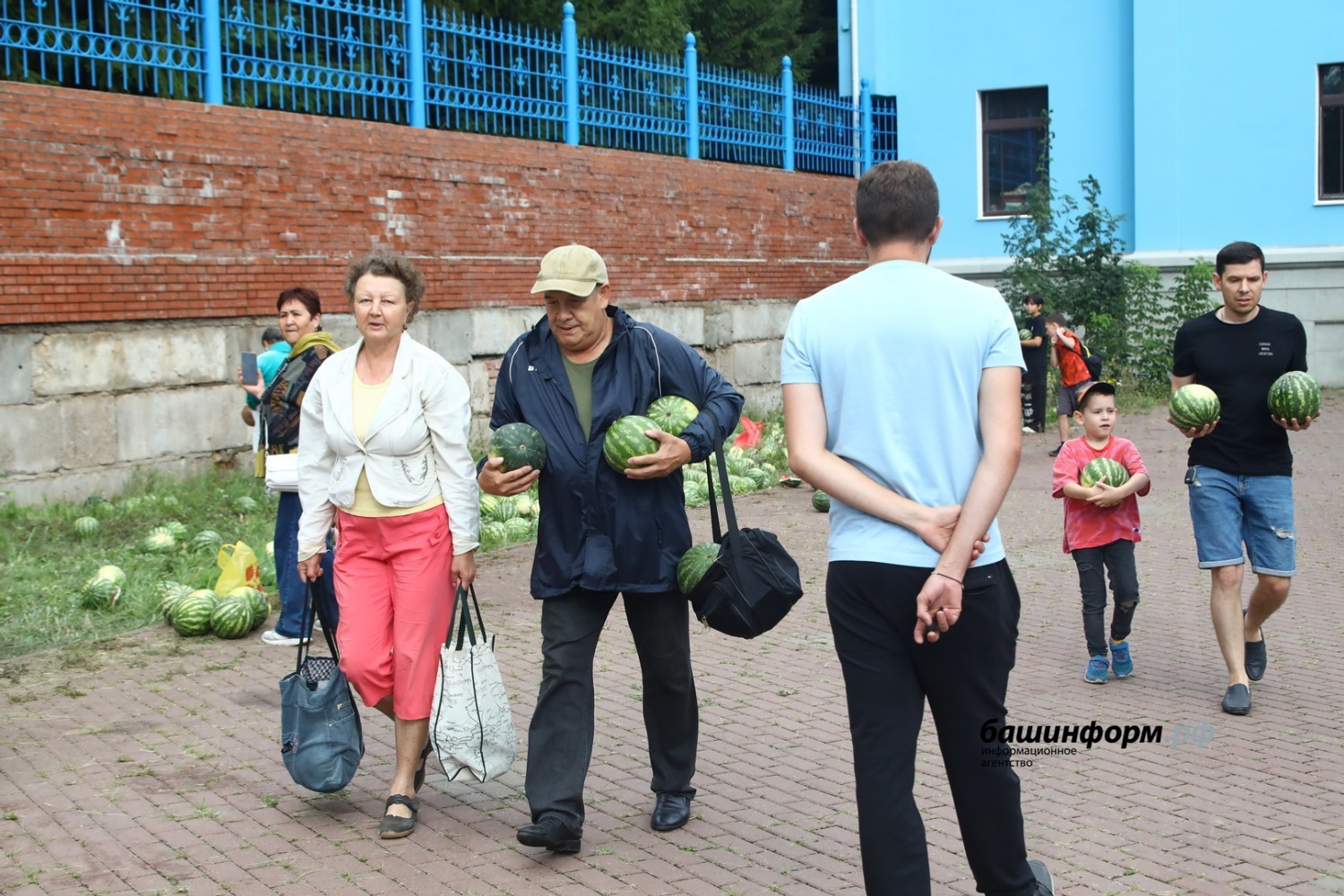 В Башкирии собору пожертвовали целую фуру арбузов