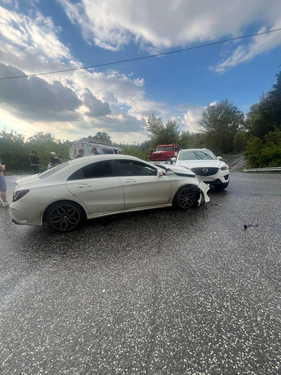 В Башкирии спасатели помогли зажатой в салоне автомобиля пассажирке