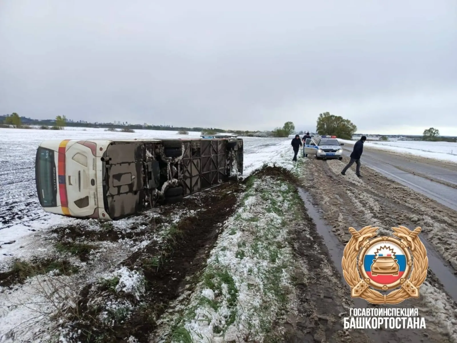 В Башкирии опрокинулся пассажирский автобус
