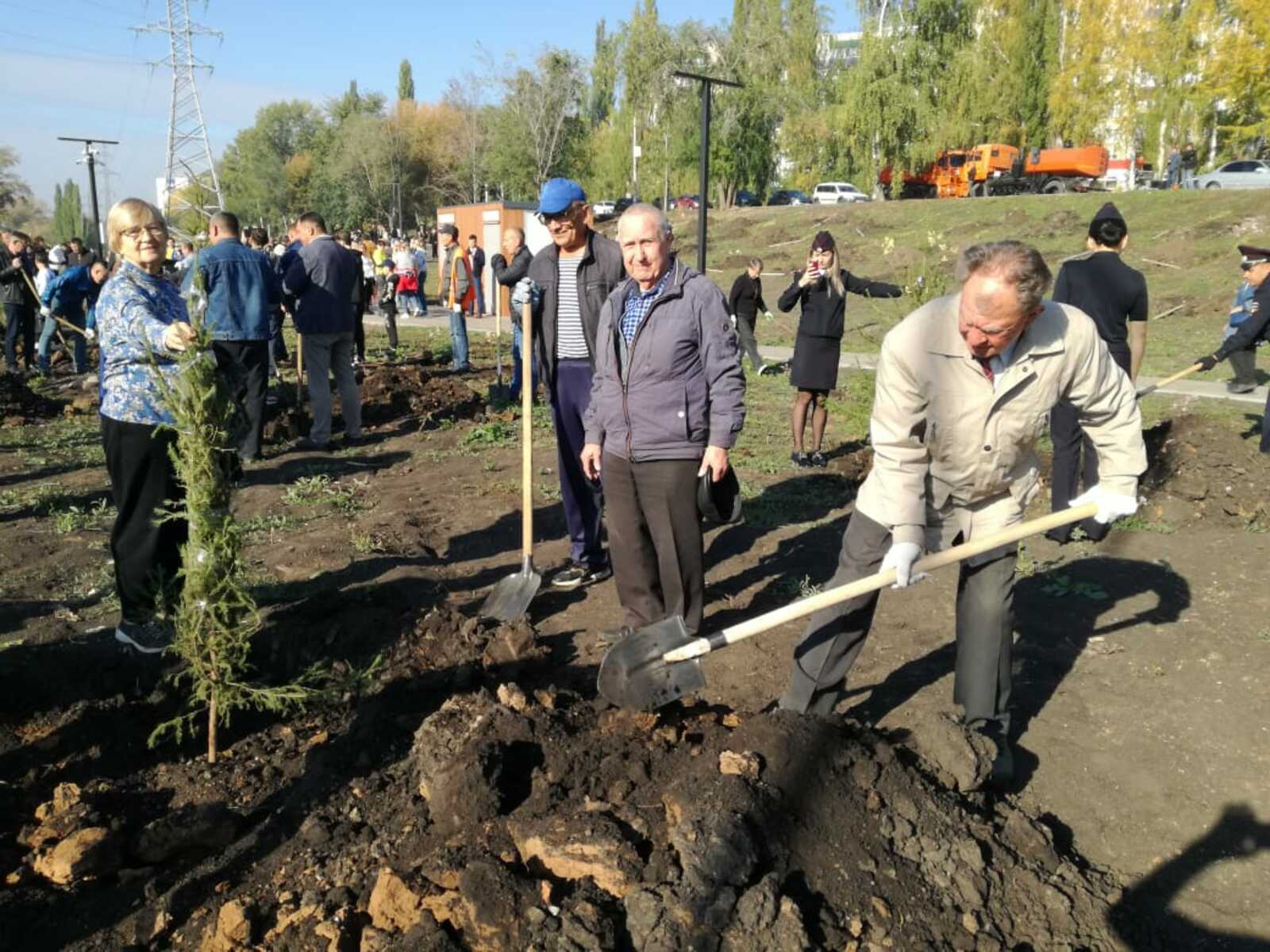 В Стерлитамаке совет ветеранов принял участие в акции "Зелёная Башкирия"