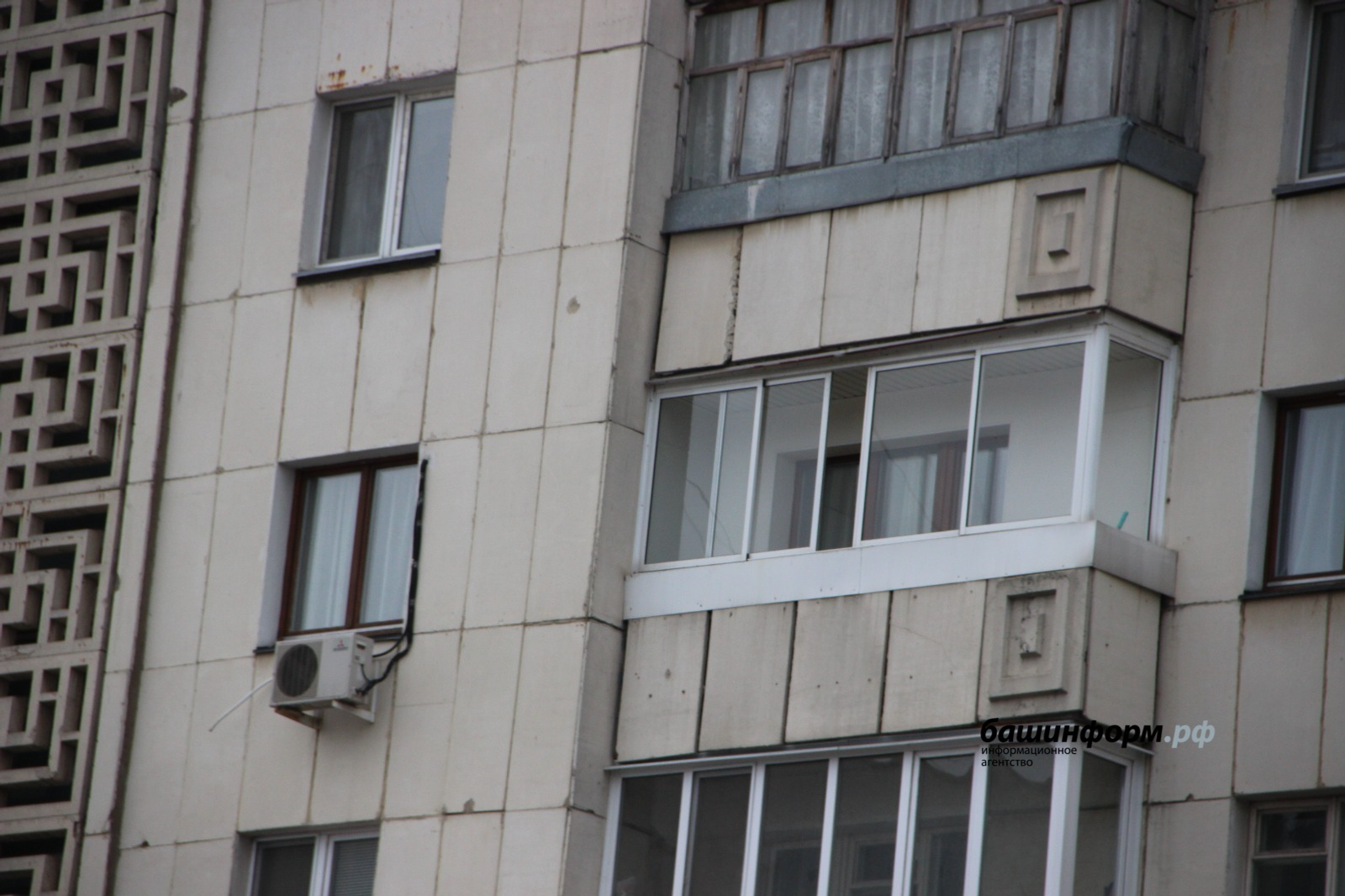 В Башкирии 3-летний ребёнок чудом выжил после падения с балкона пятого этажа