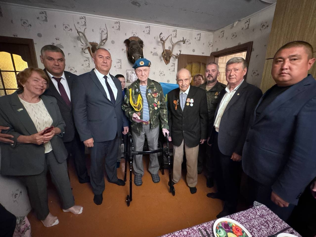 В Башкирии поздравили 101-летнего десантника Николая Васильева