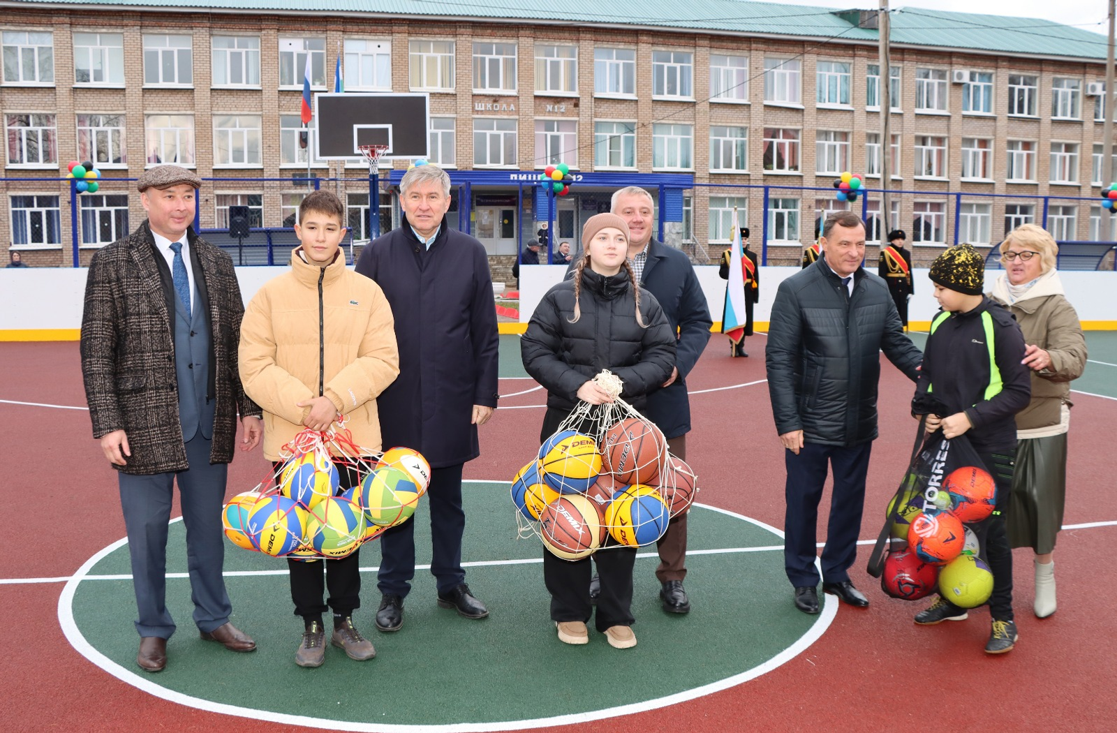 Стерлитамакский лицей N12 празднует открытие спортивной площадки