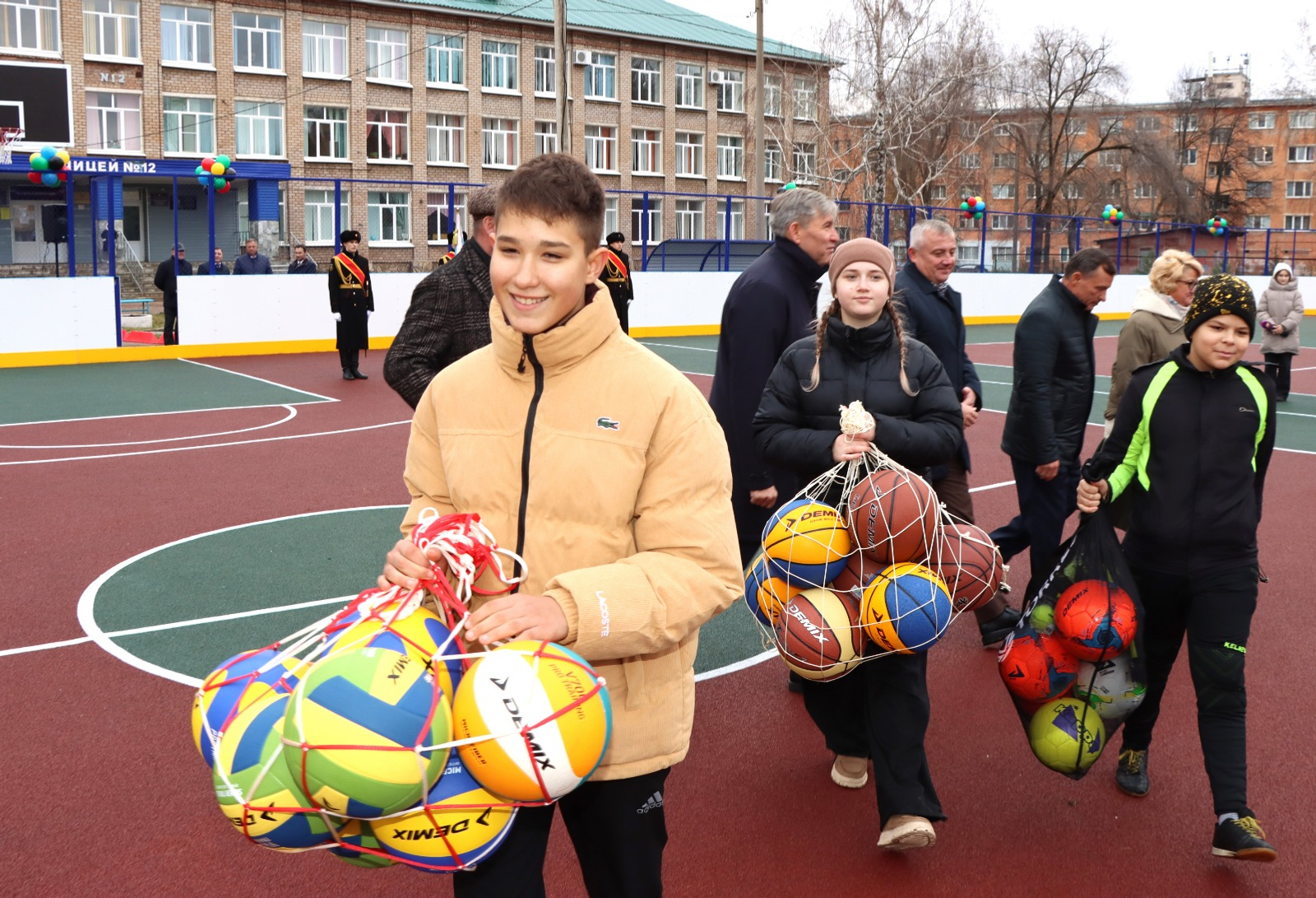 Стерлитамакский лицей N12 празднует открытие спортивной площадки