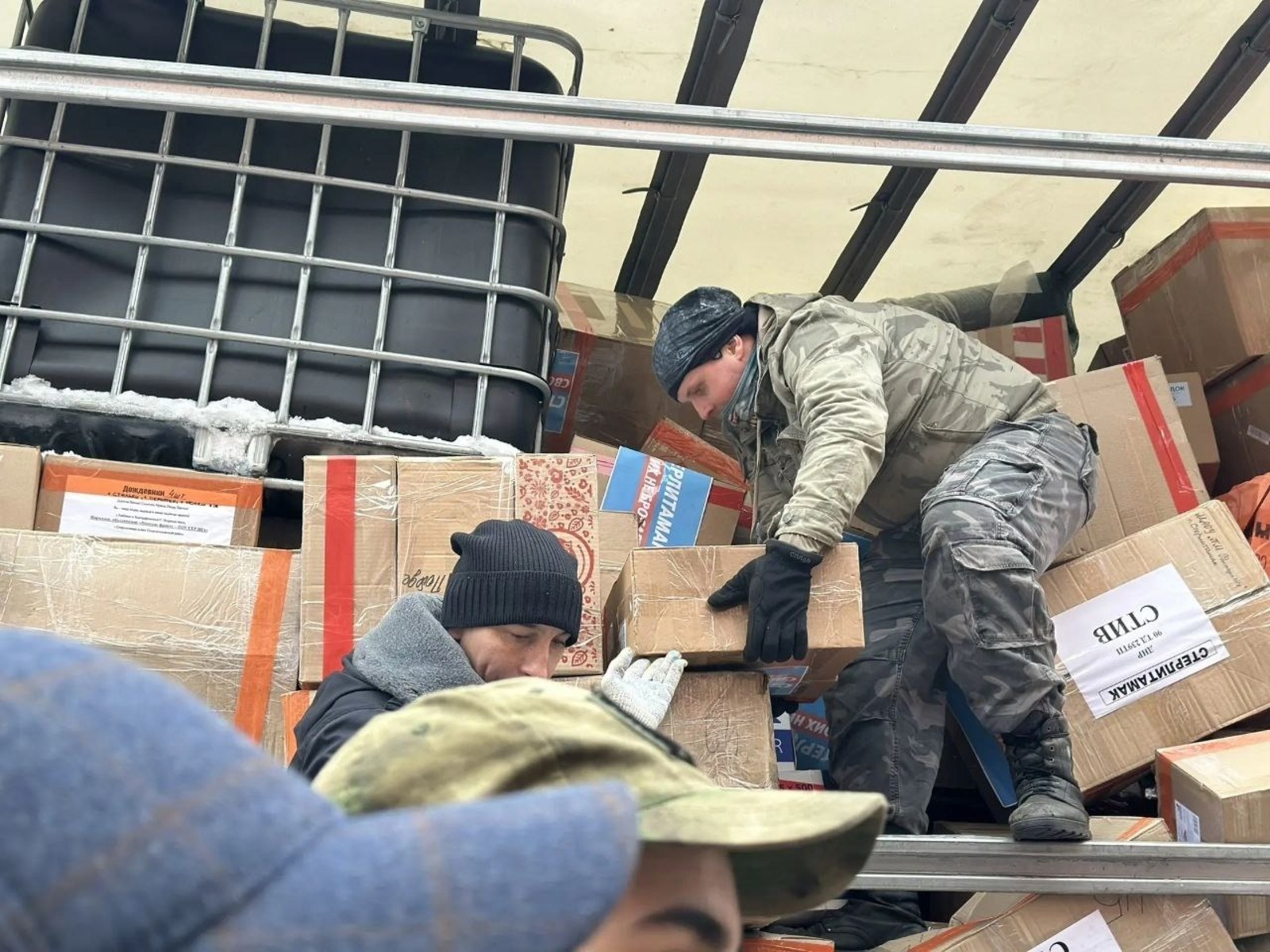 Из Стерлитамака в зону СВО отправили колонну с гуманитарной помощью