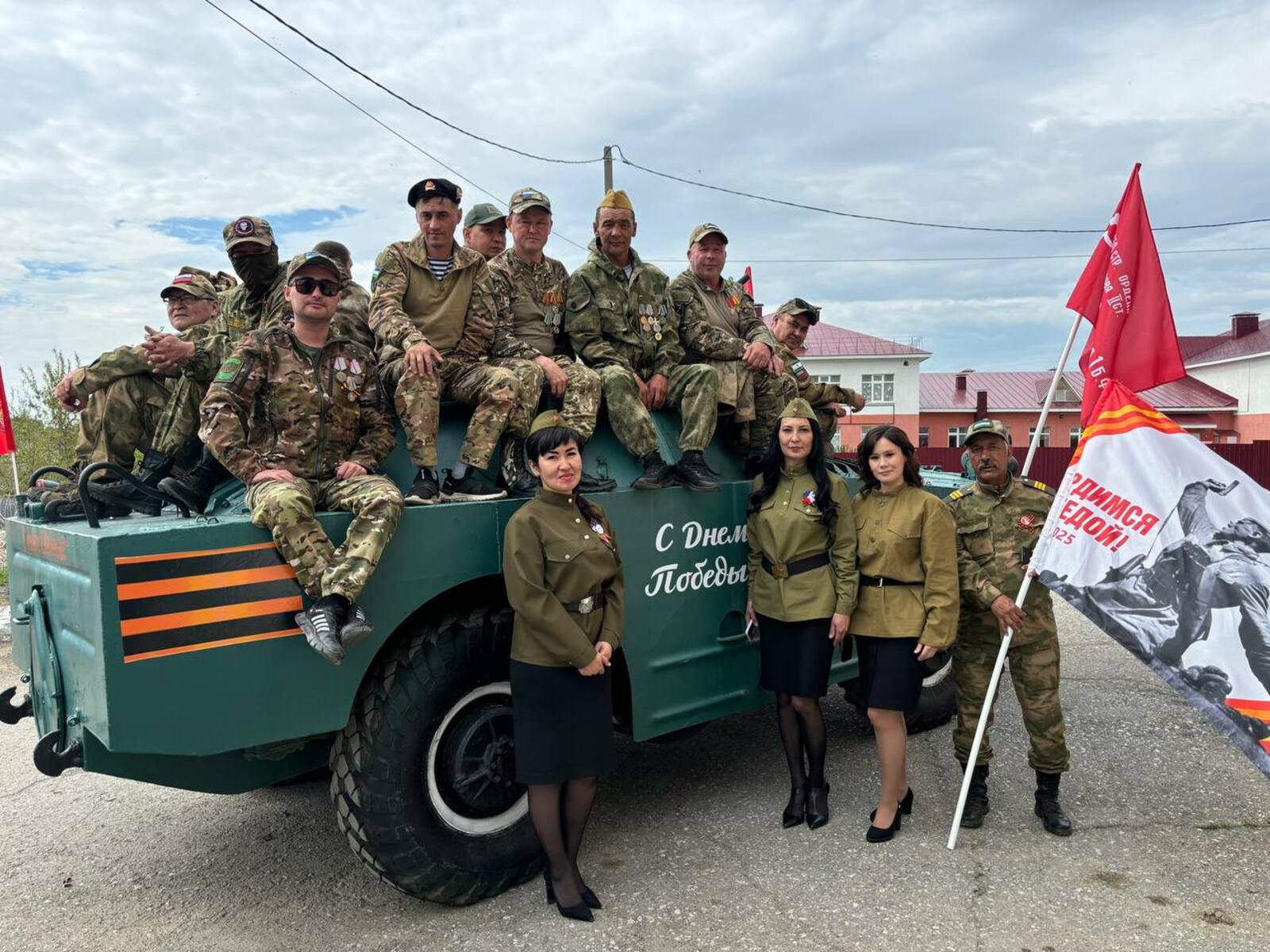 Подопечные фонда «Защитники Отечества» приняли участие в праздновании Дня Победы