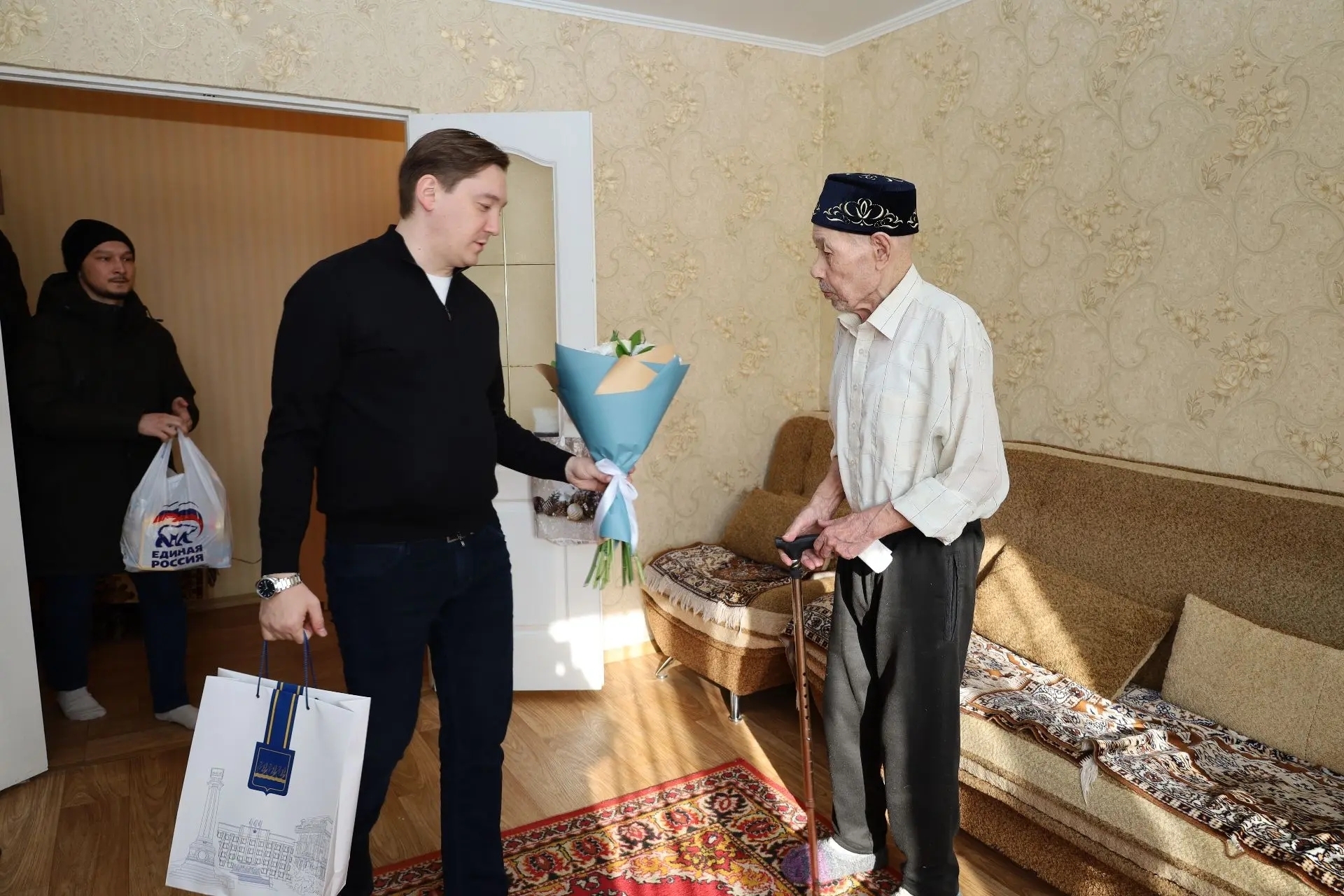 В Стерлитамаке поздравили ветеранов с Днём защитника Отечества