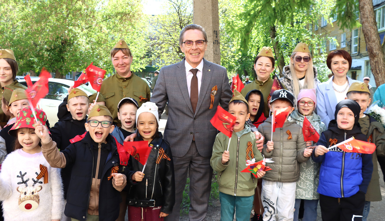 В Стерлитамаке прошли личные парады для ветеранов