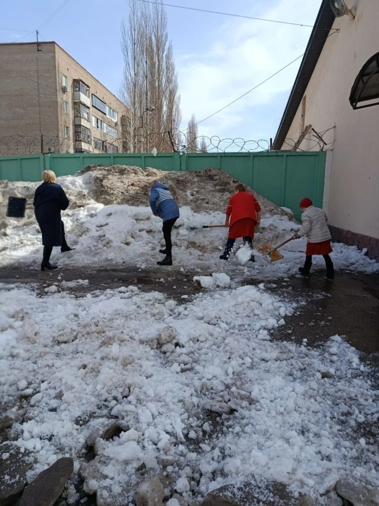 В Стерлитамаке продолжаются субботники