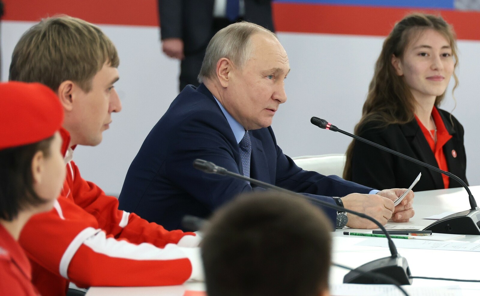 Президент России Владимир Путин провёл  заседание наблюдательного совета "Движения первых"